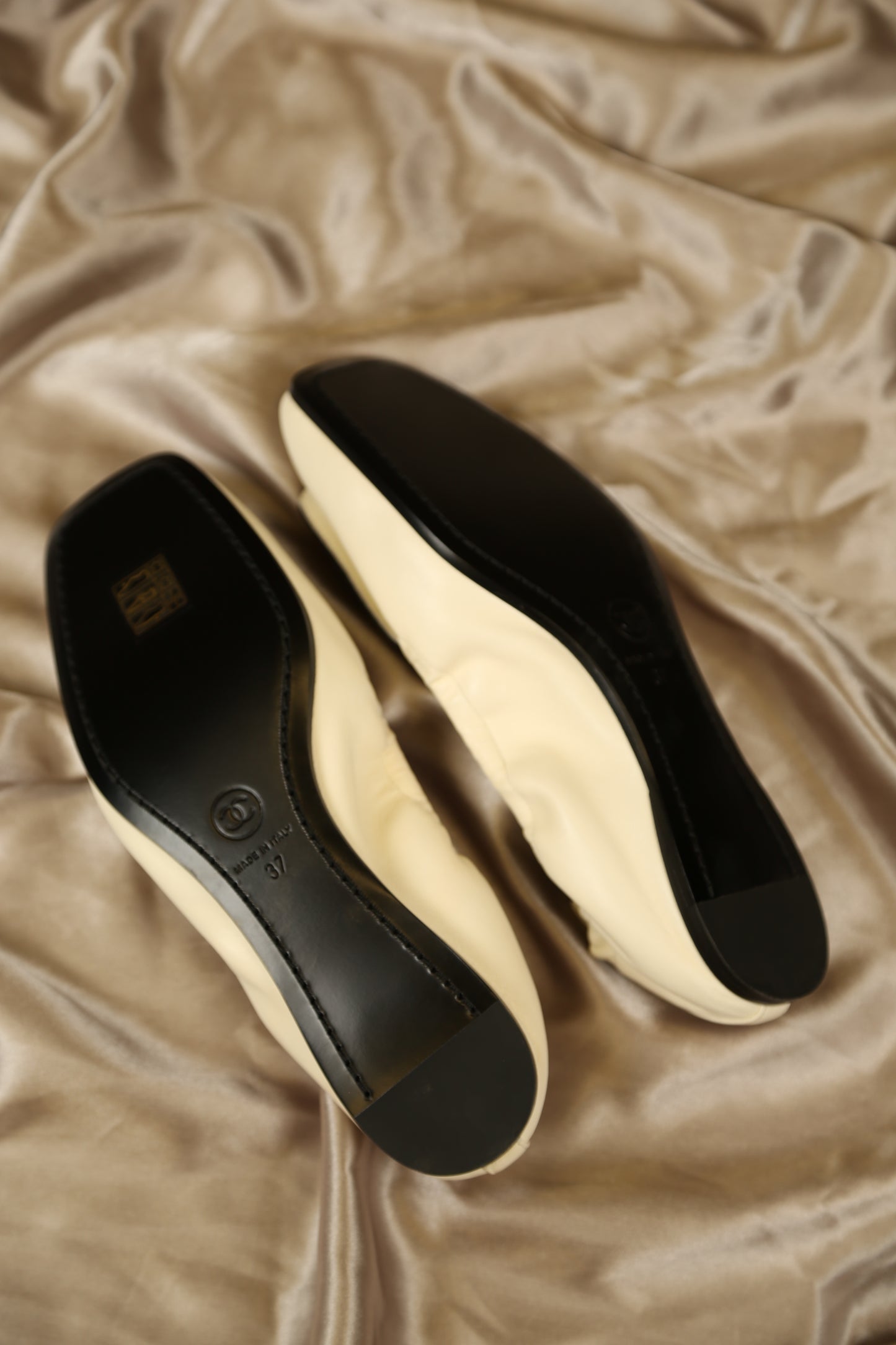 CHANEL 2026 Interlocking CC Logo Ballet Flats