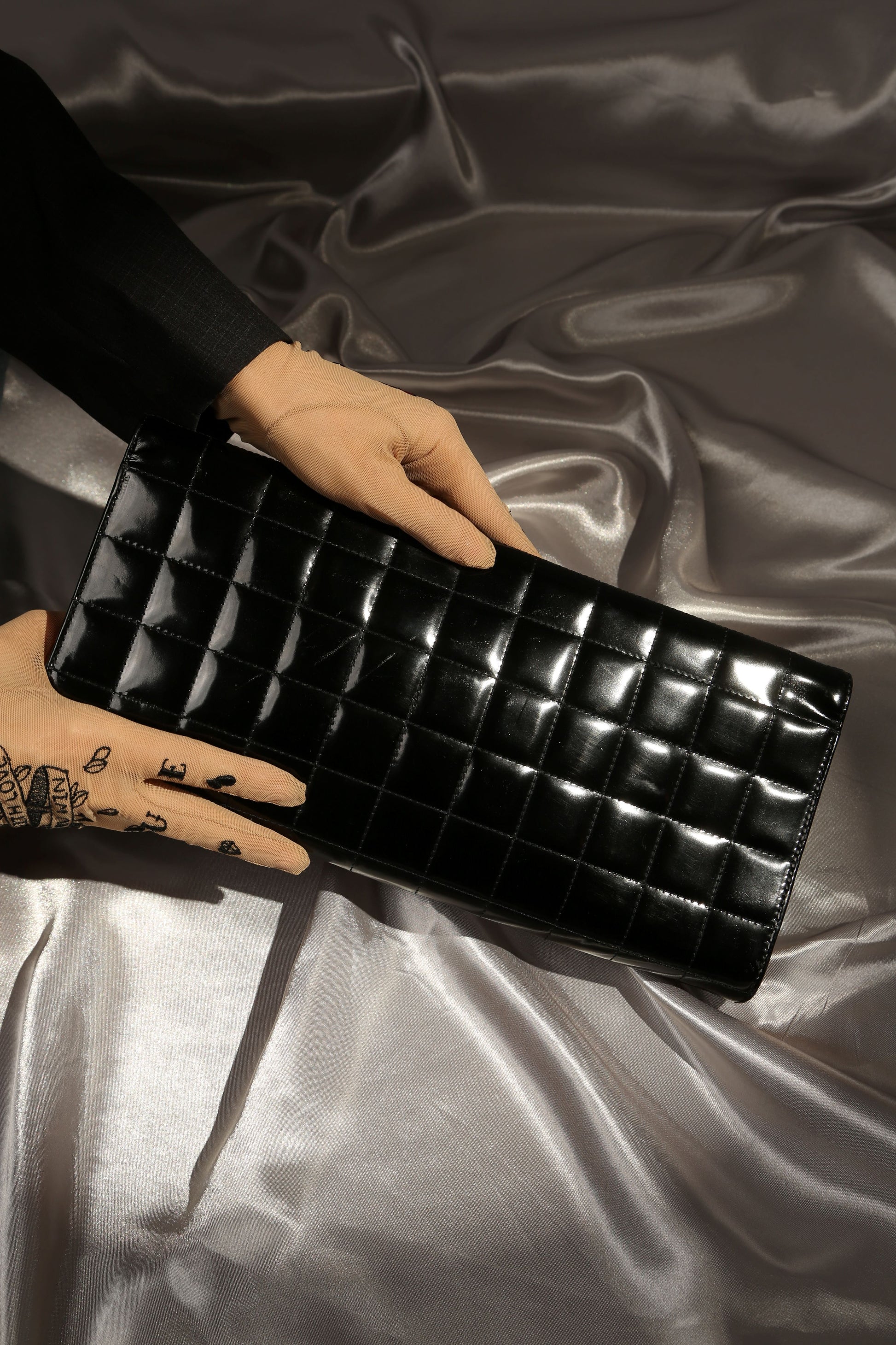 Extremely Rare CHANEL Chocolate Bar Clutch – Vintylux