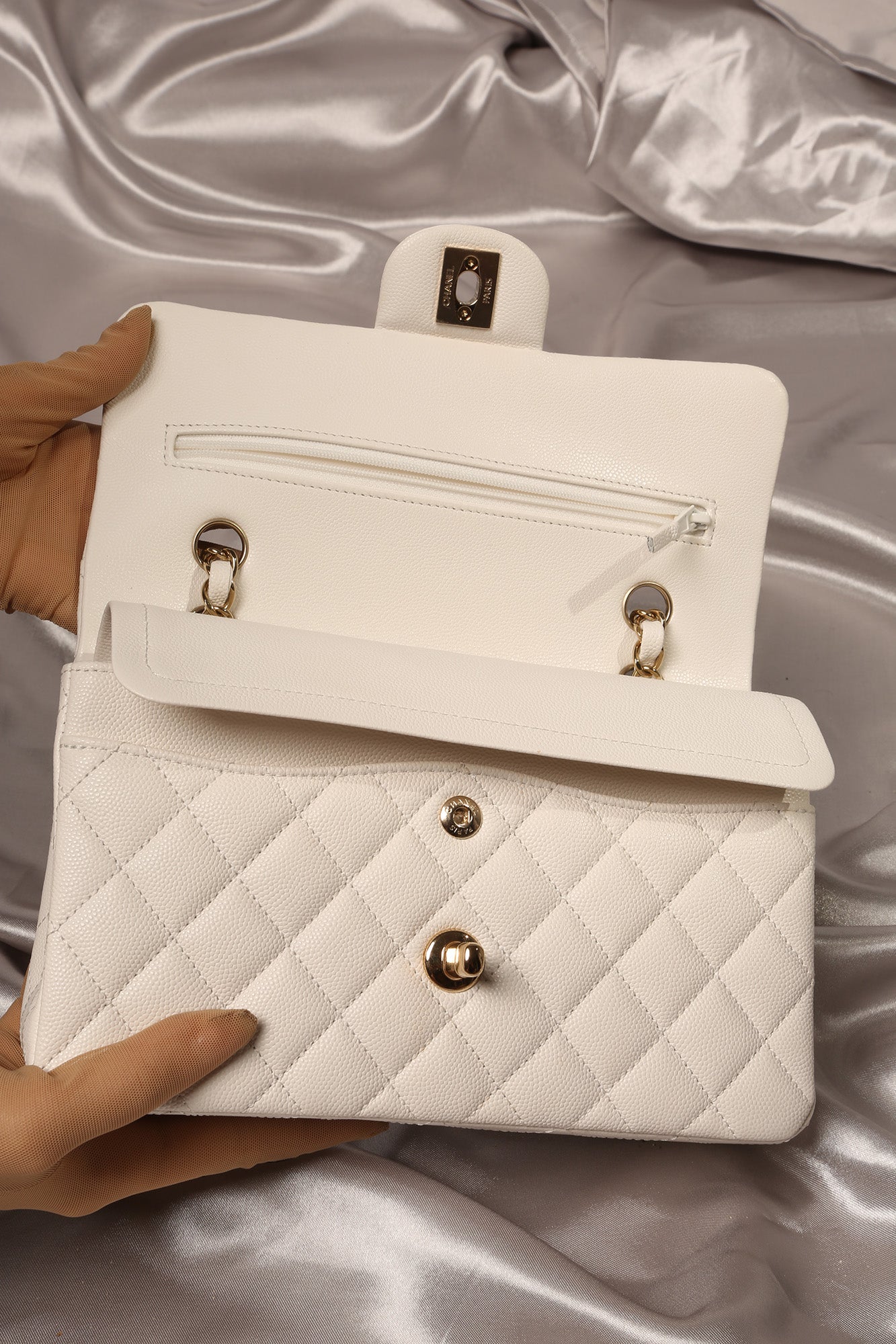 White chanel caviar on sale bag