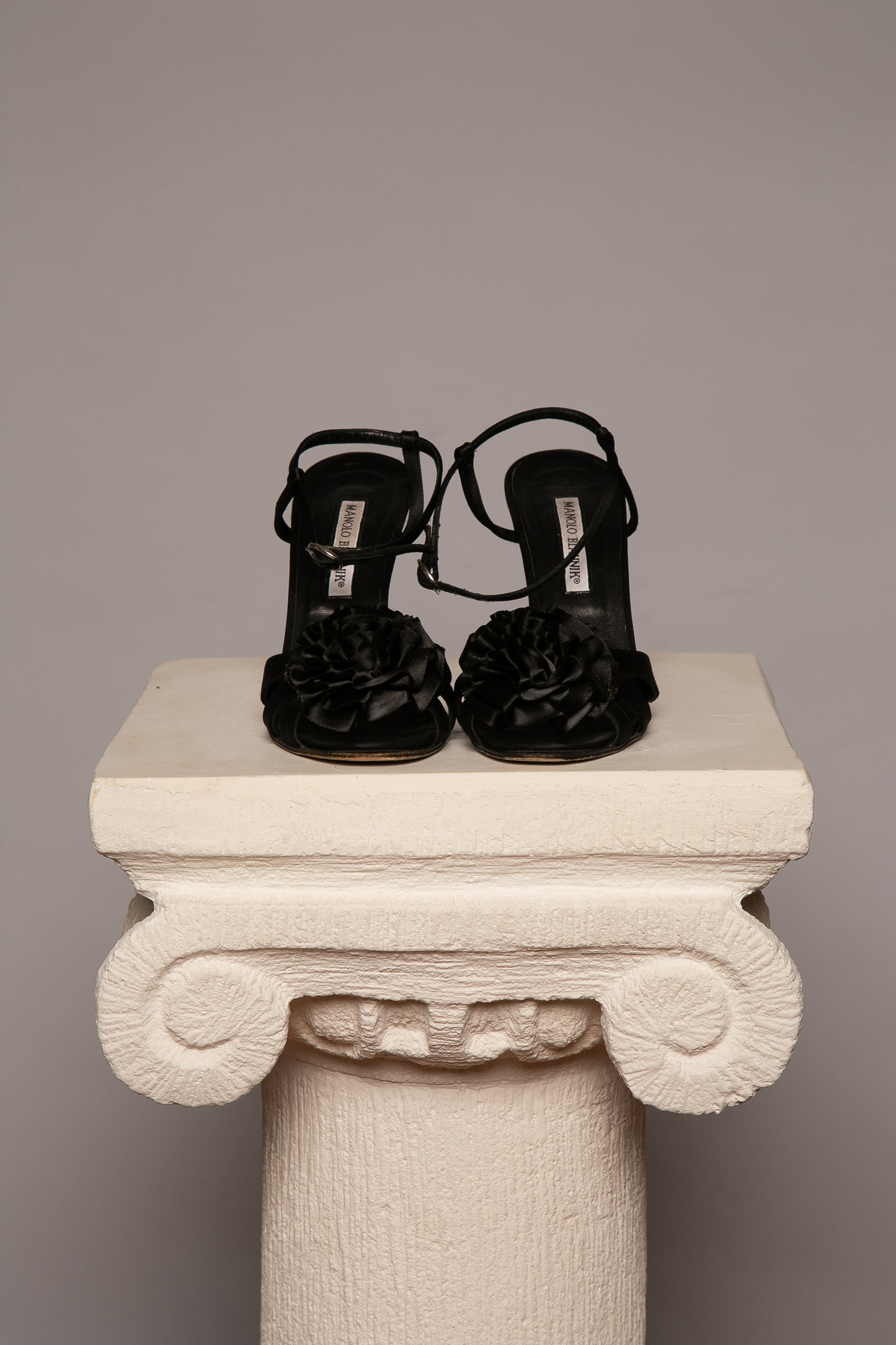 MANOLO BLAHNIK Black Sandals