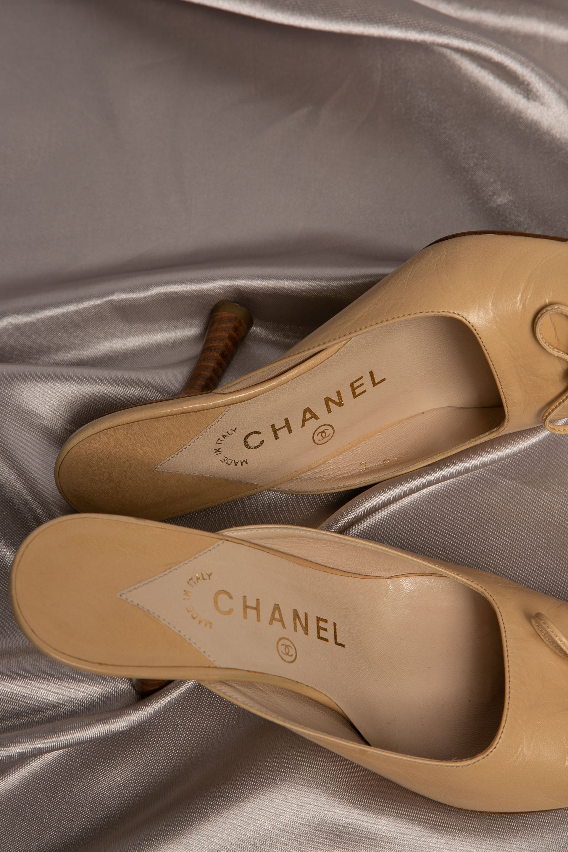 Extremely Rare CHANEL Mules – Vintylux