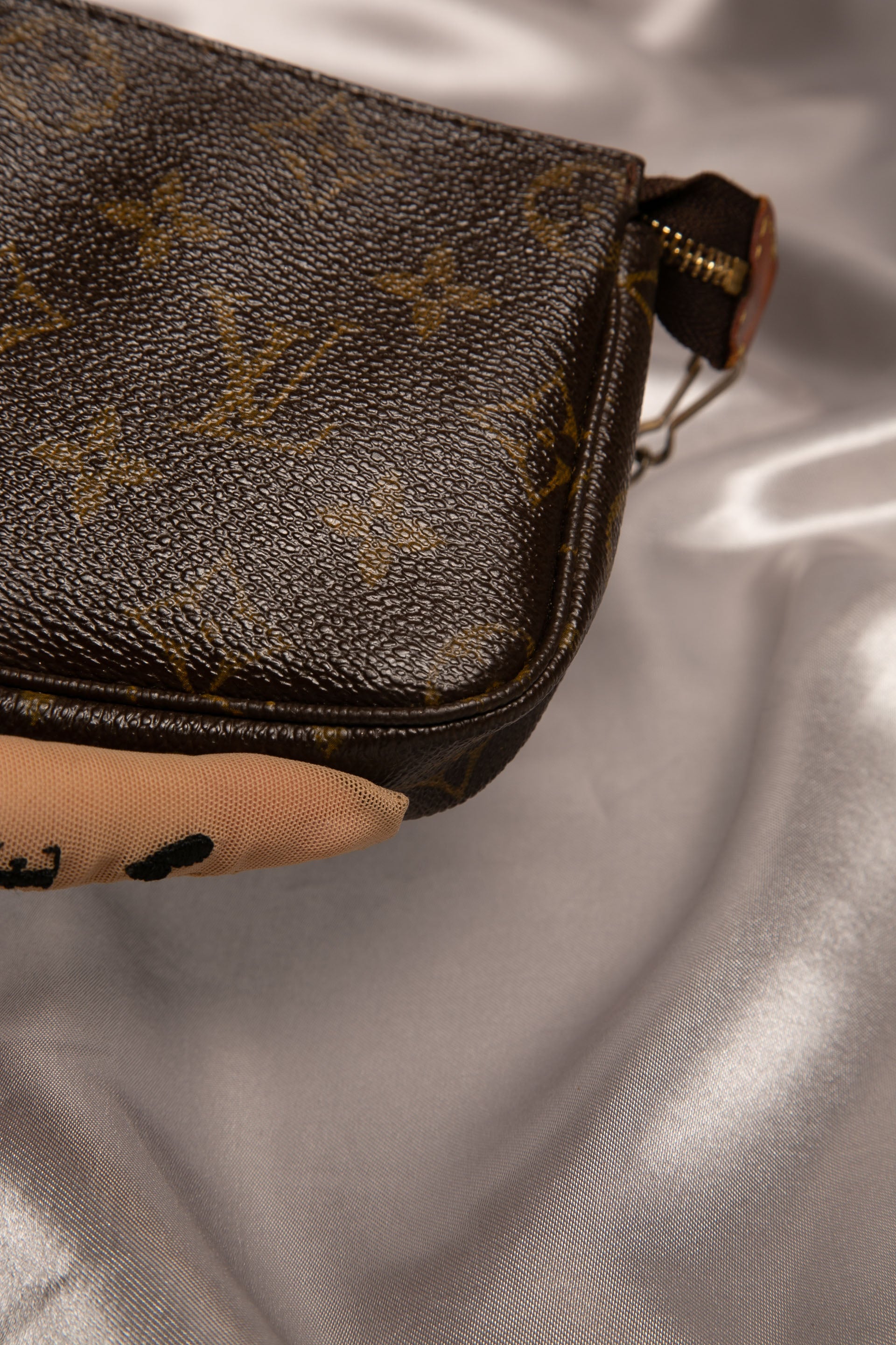 Louis Vuitton Pochette Accessoires, 7 ways to wear/ style your pochette