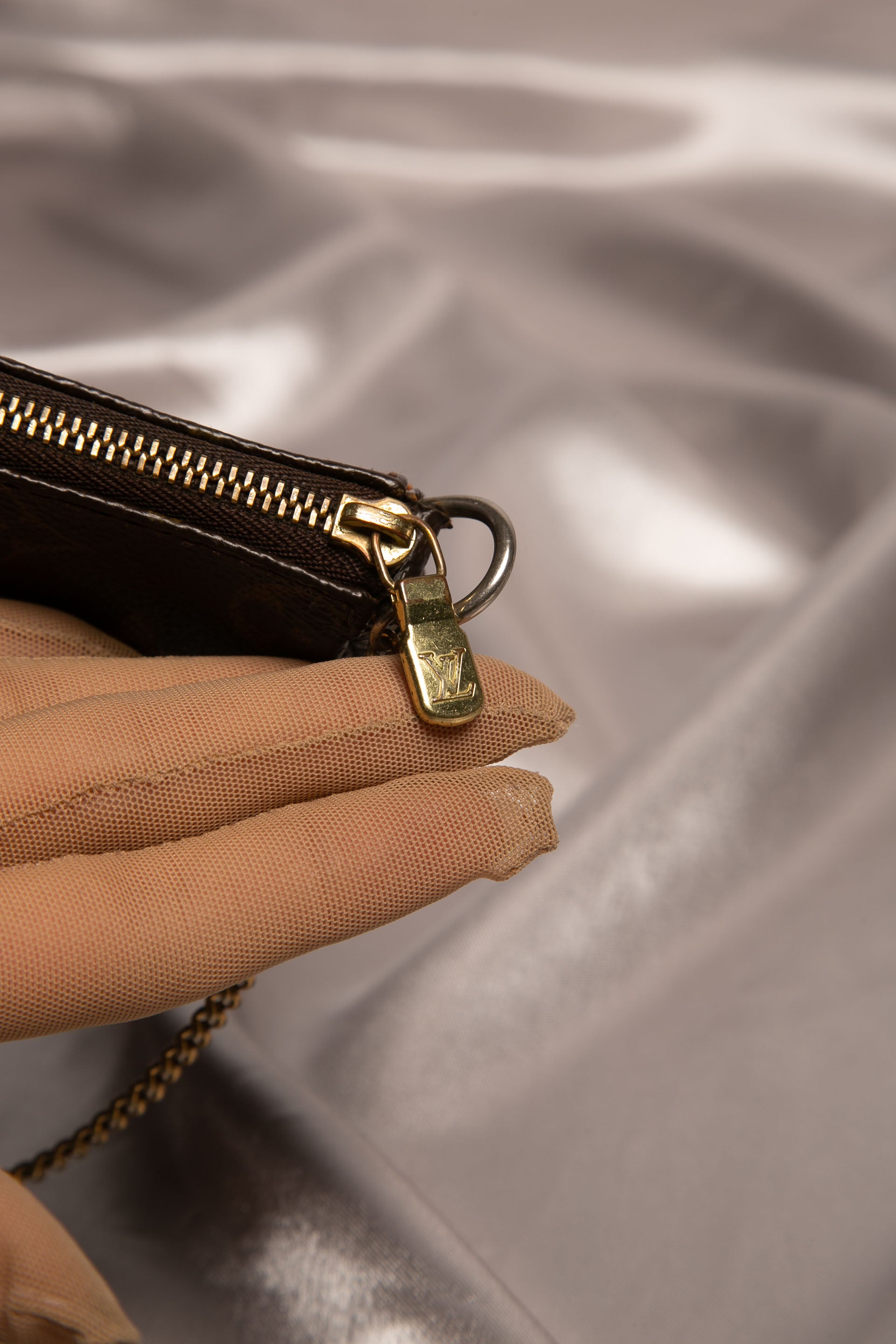 Louis Vuitton Mini Nano Monogram Pochette Secret Pouch Shoulder Bag  25lvs1230