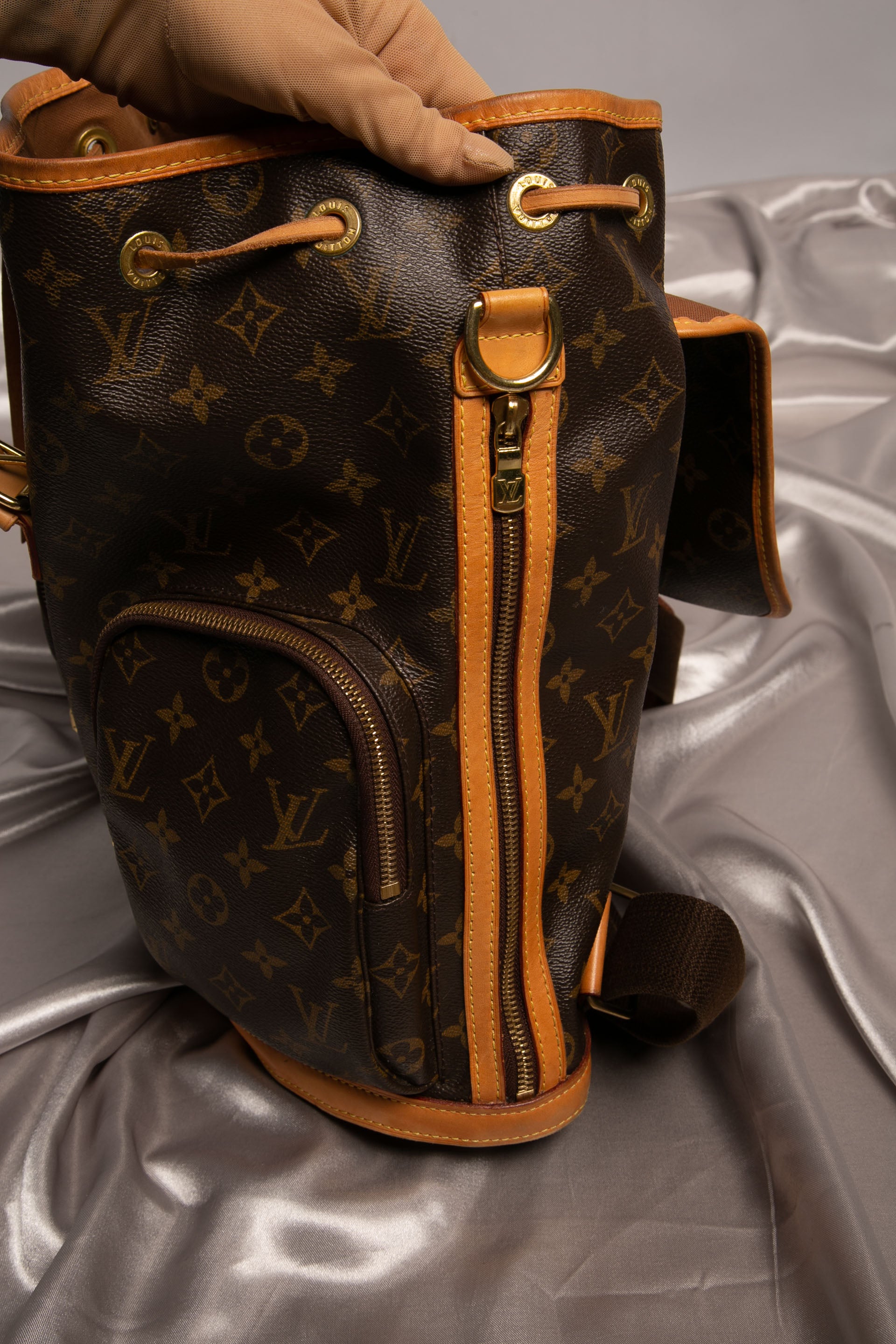 Bosphore shop lv backpack