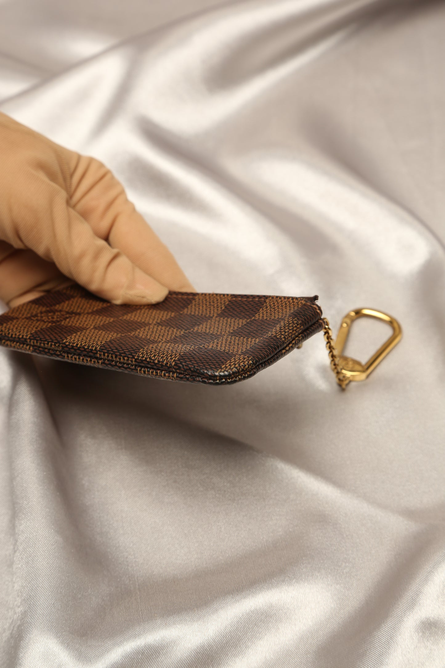 LOUIS VUITTON  Damier Ebene Key Pouch