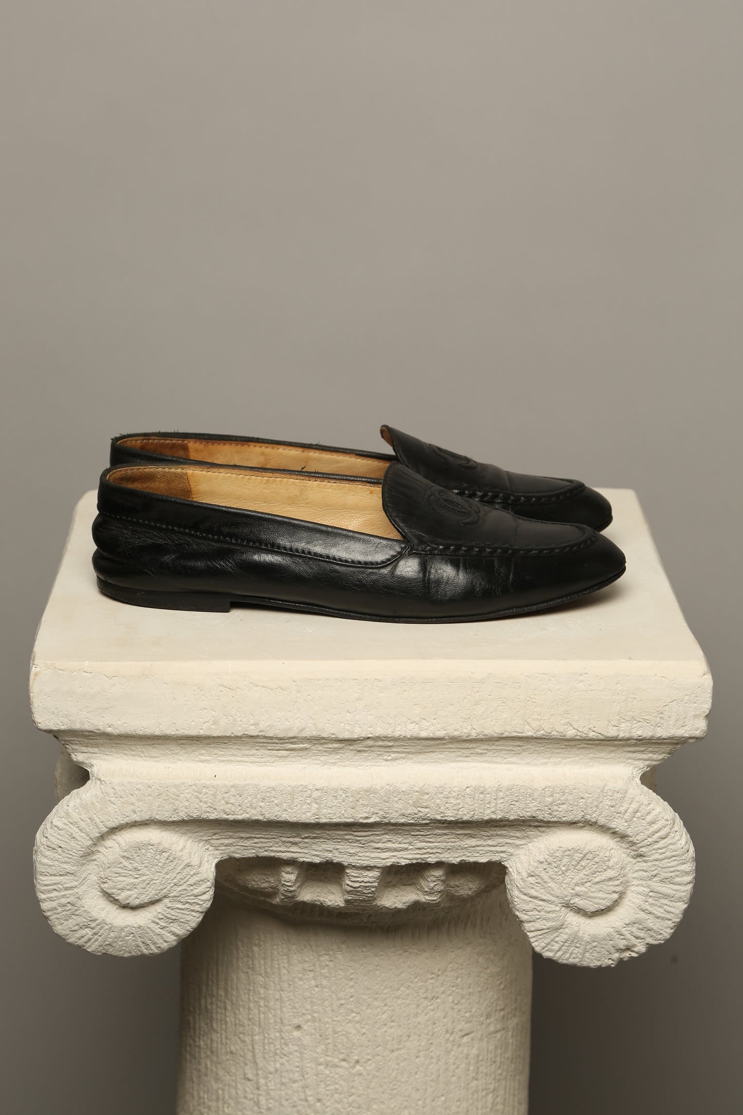 CHANEL CC Loafer