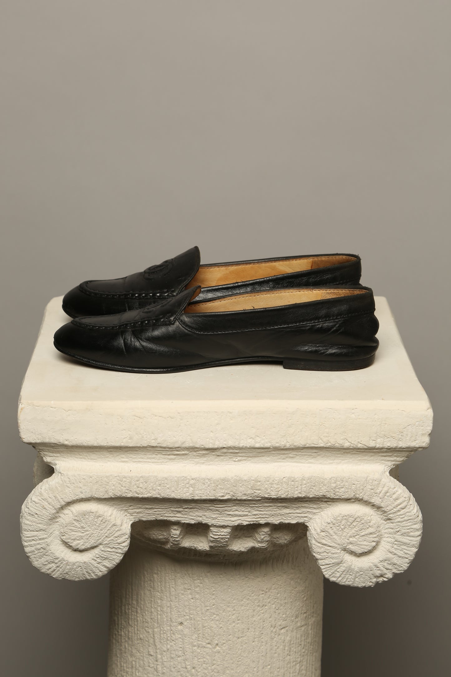 CHANEL CC Loafer