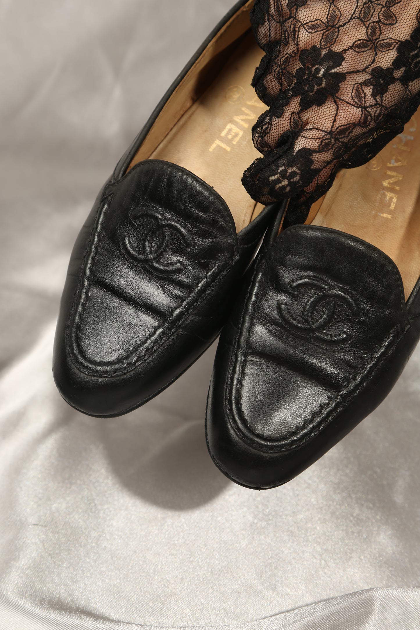 CHANEL CC Loafer