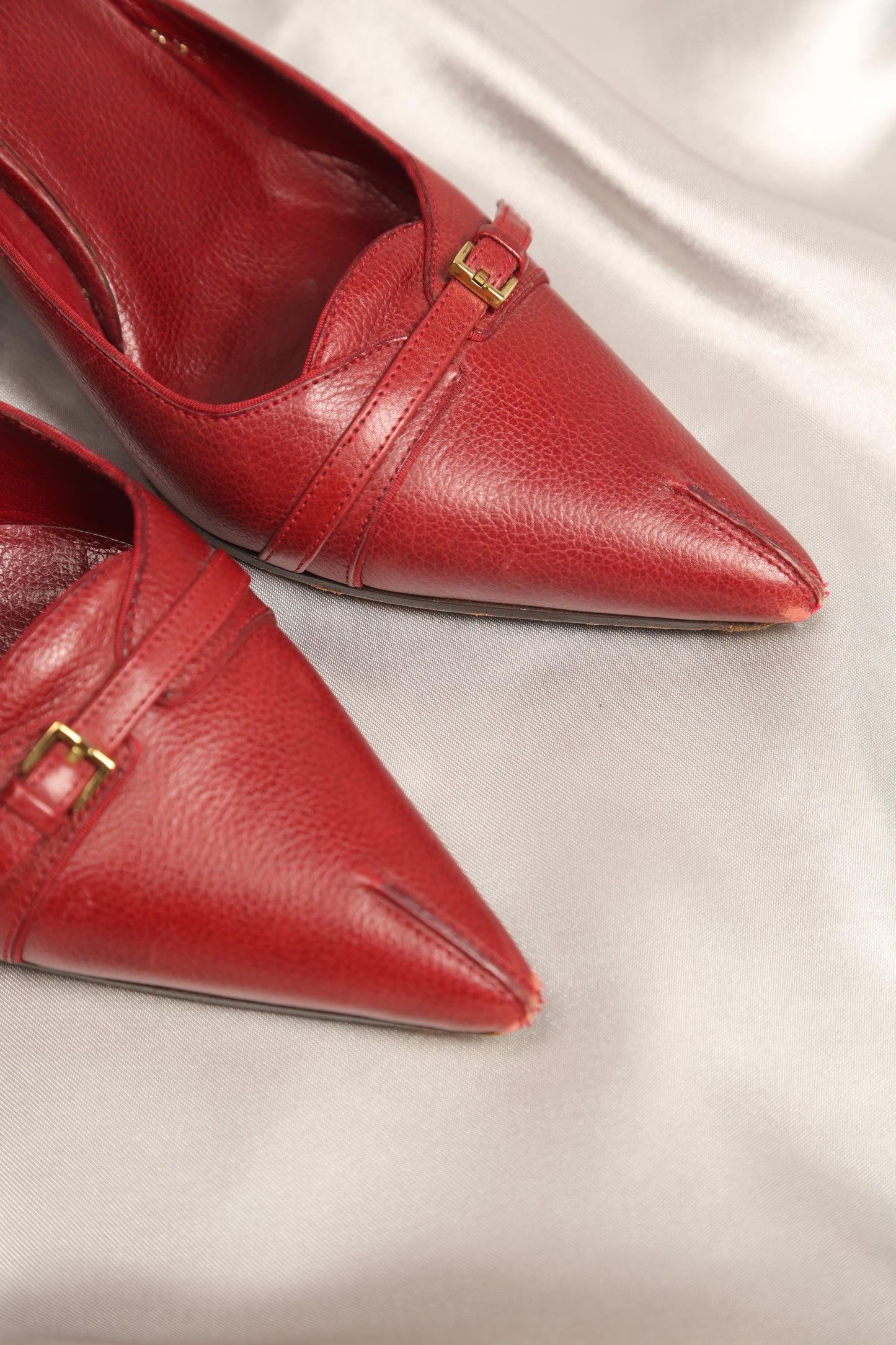 Extremely Rare GUCCI Burgundy Mules