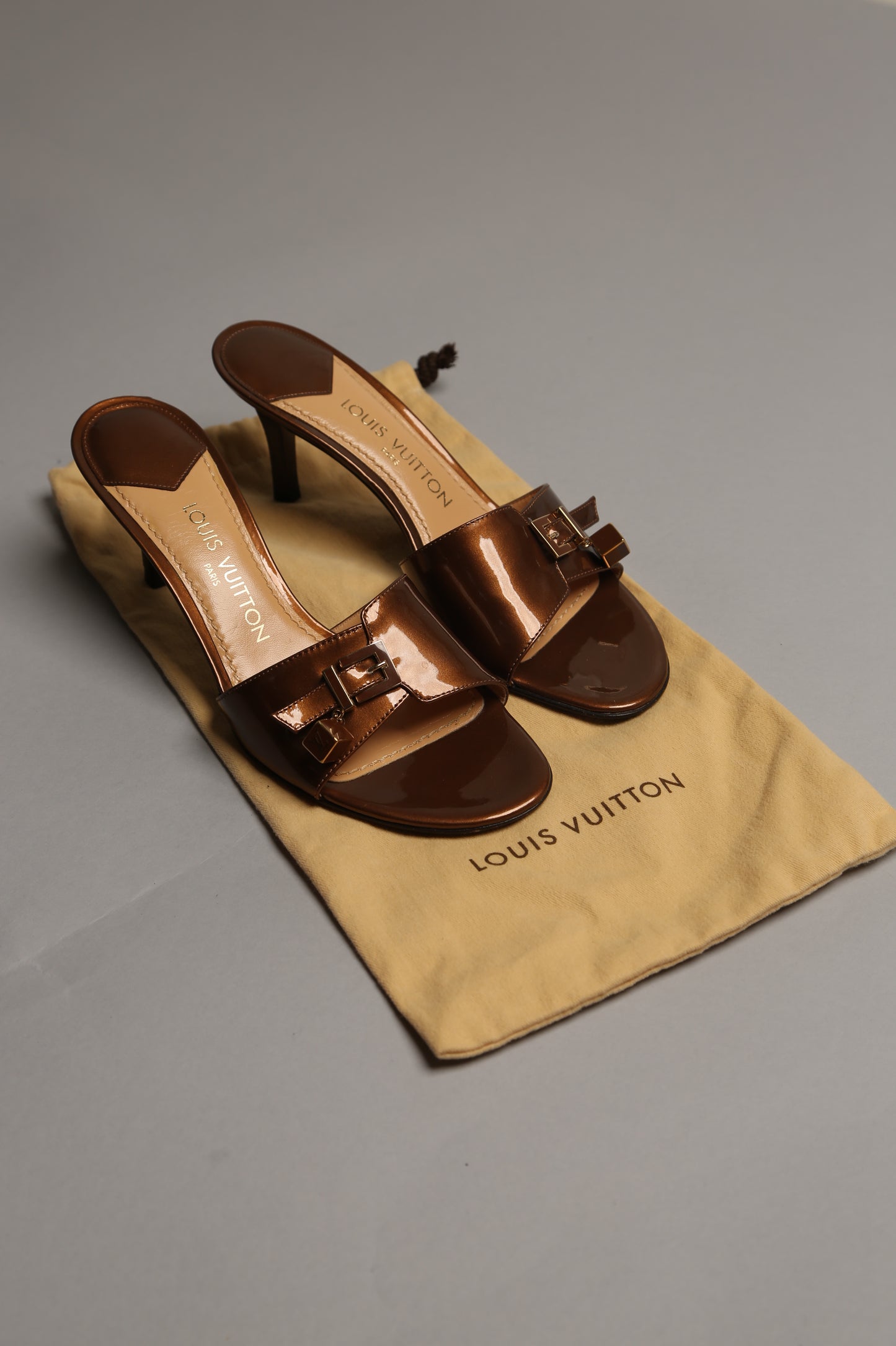 Rare Y2K LOUIS VUITTON Sandals