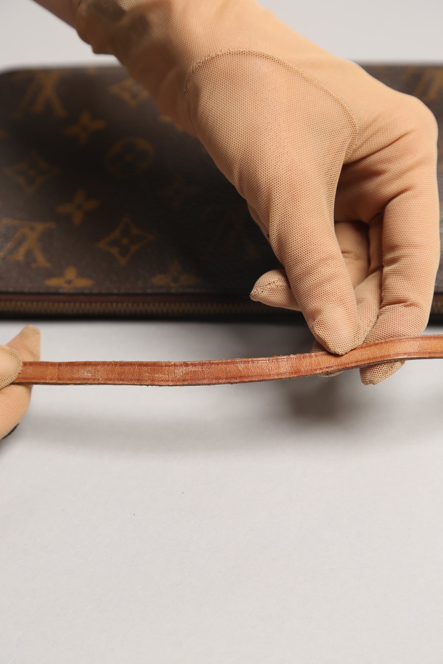 LOUIS VUITTON Pochette