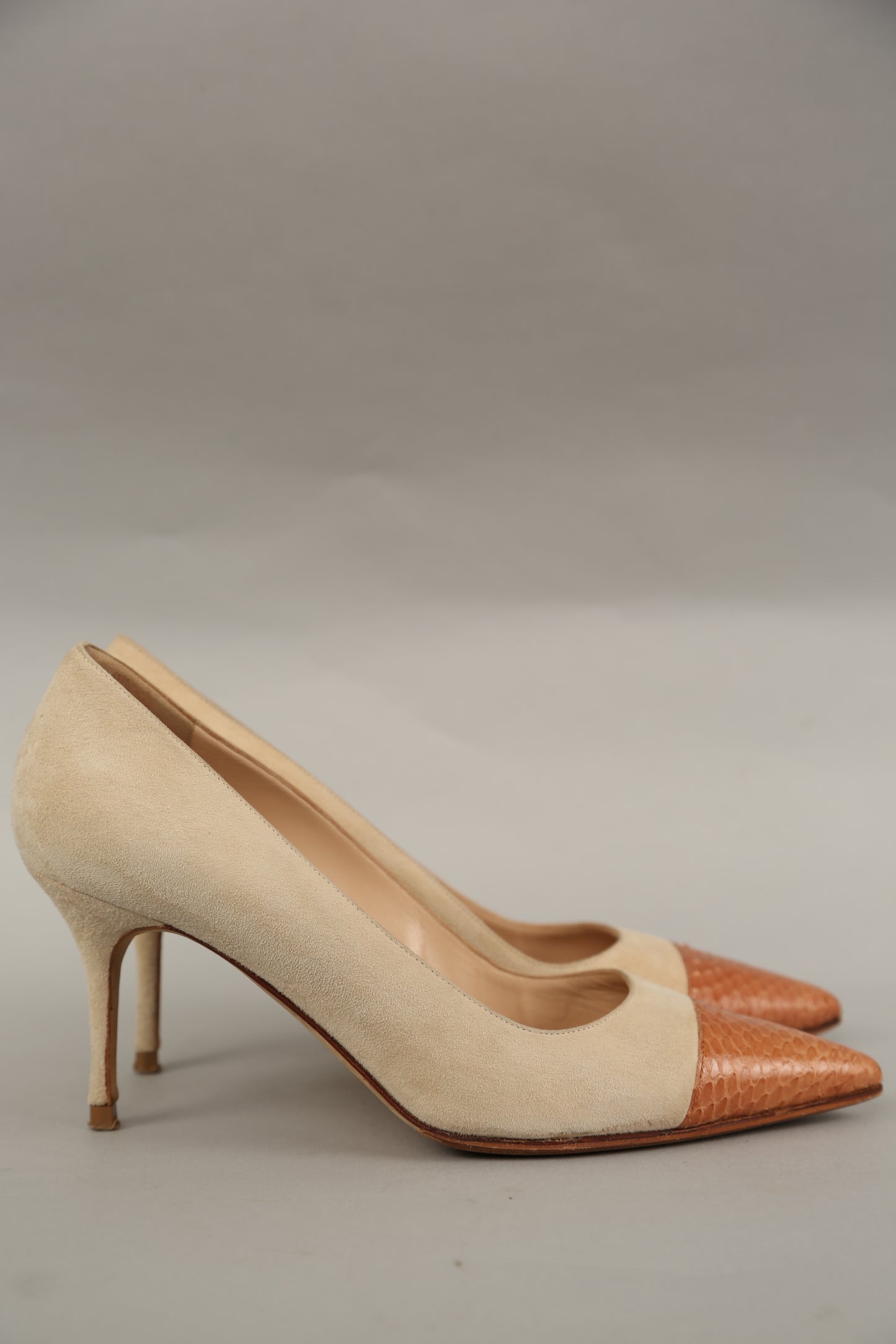 Rare MANOLO BLAHNIK Suede Heels