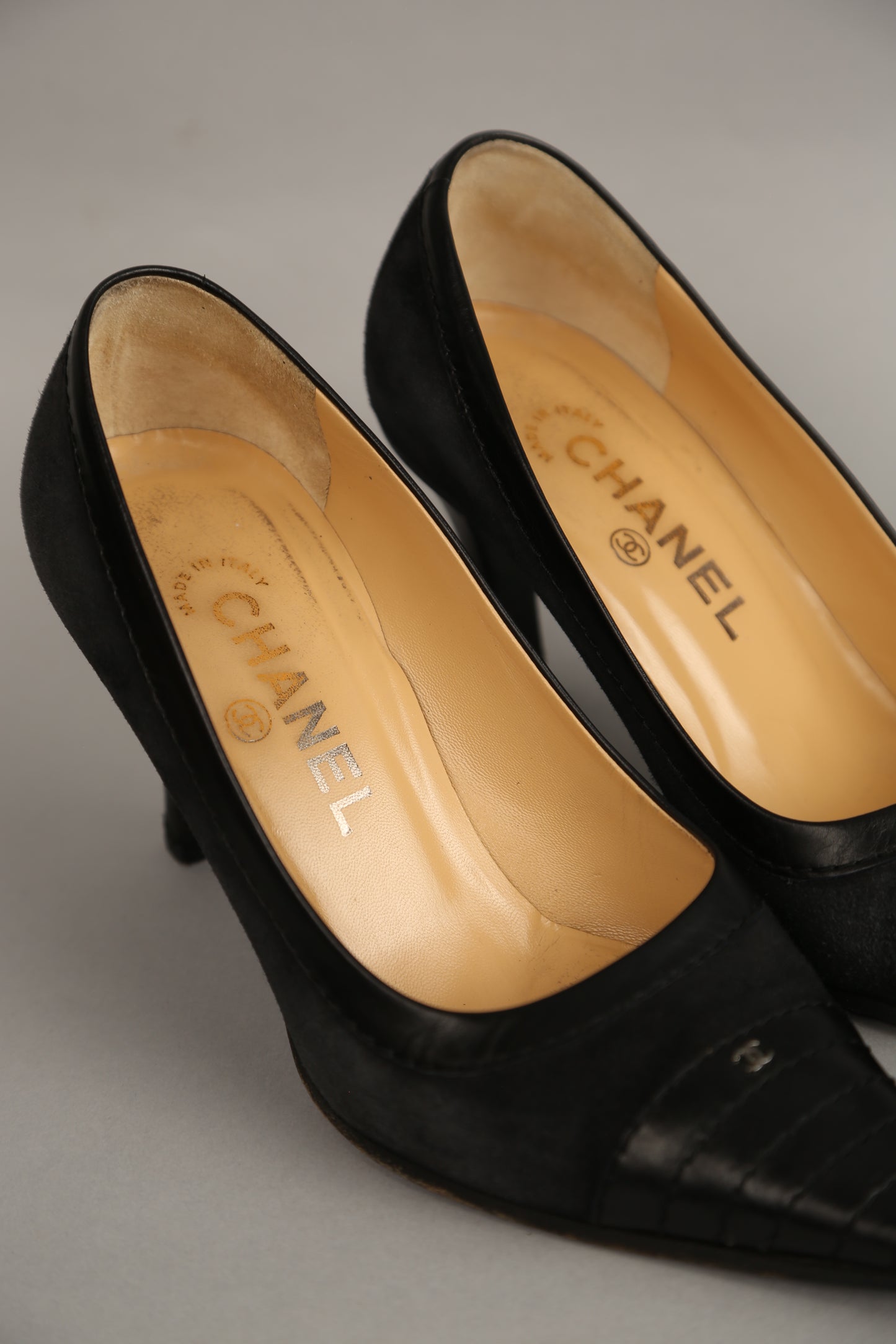 CHANEL Suede Heels 2.