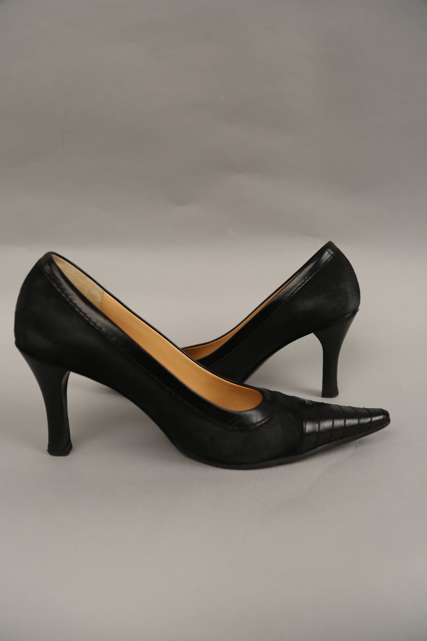 CHANEL Suede Heels 2.