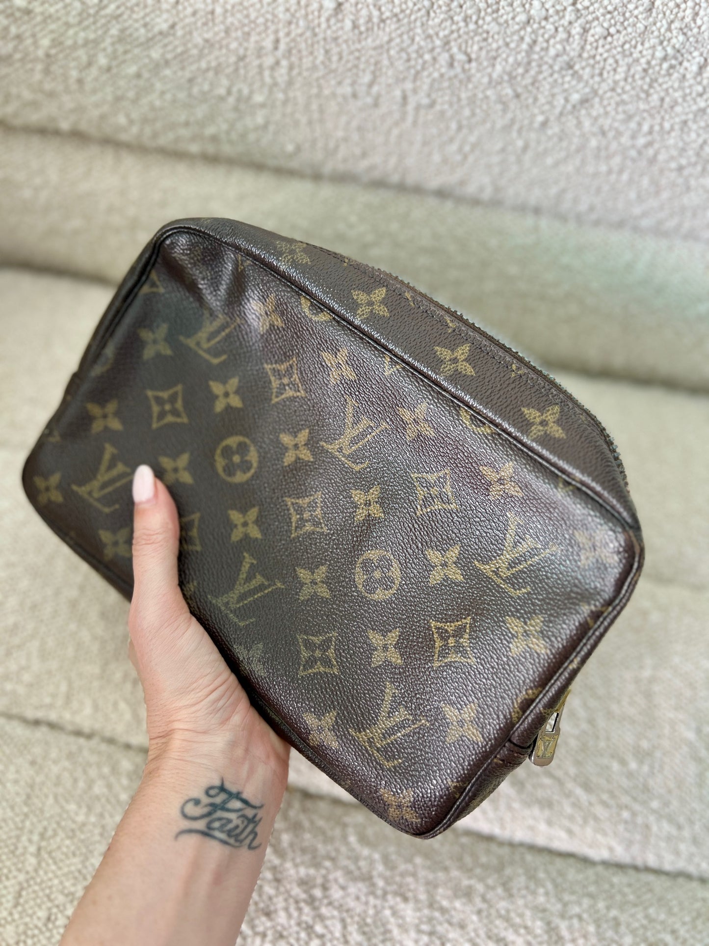 LOUIS VUITTON Monogram Toiletry Bag 23